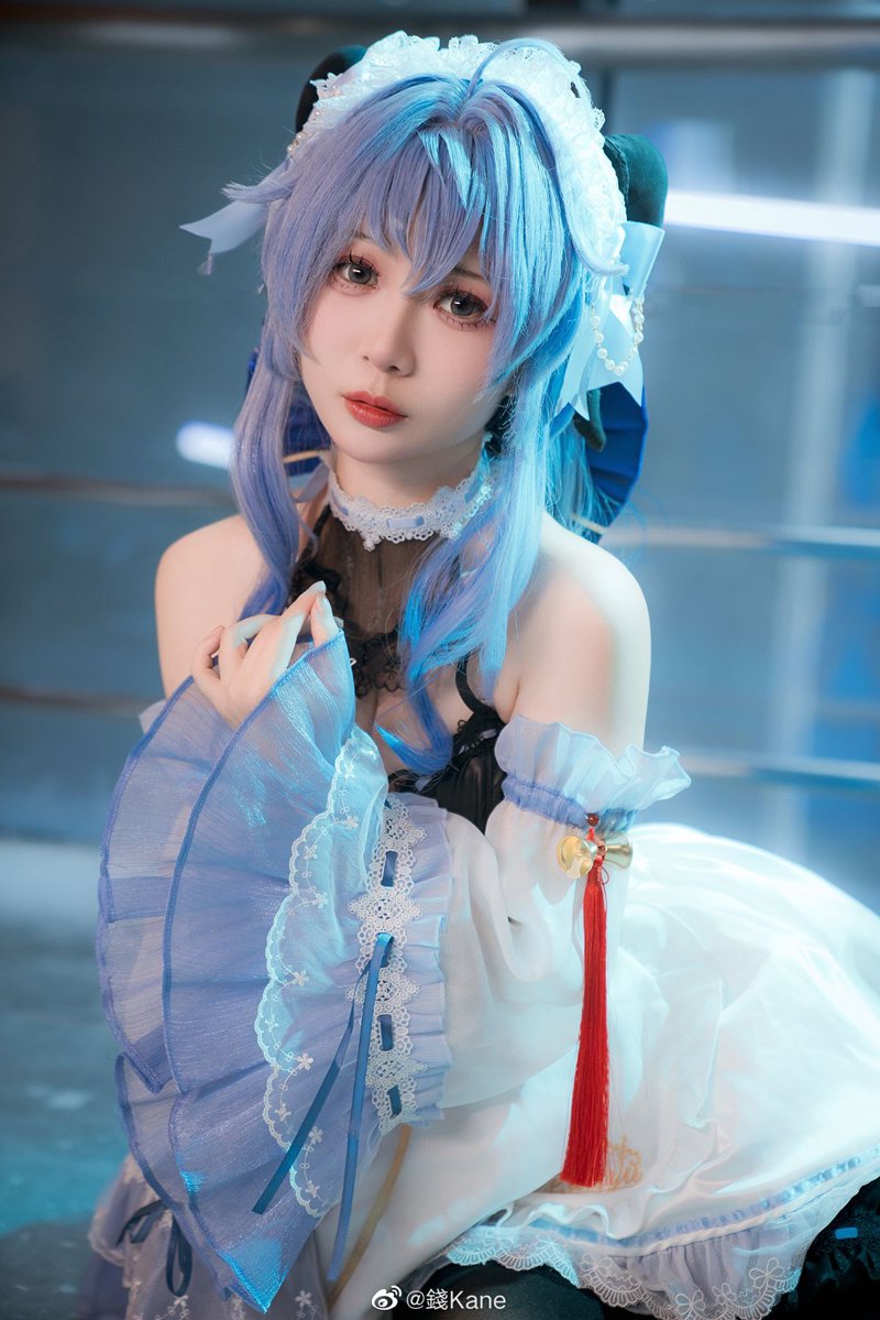 屿鱼Cosplay的魅力在于每一个细节,每一次演绎都仿佛在诉说着一段段动人的故事。今天,我们就来一起看看那些令人惊叹的屿鱼Cosplay照片吧!